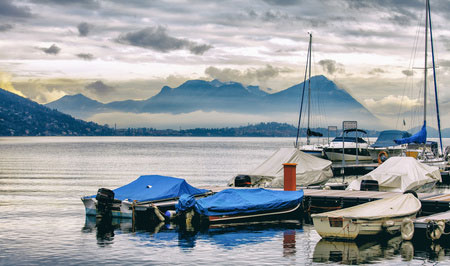 Motorboote auf dem Lago Maggiore